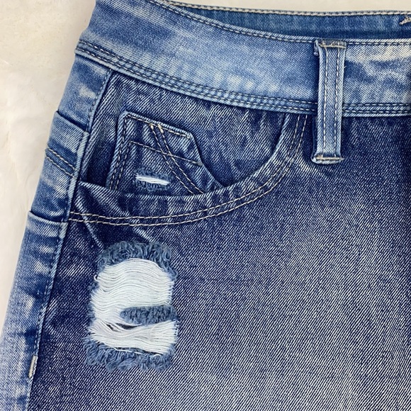 Jean distressed blue stretch shorts - Picture 3 of 15